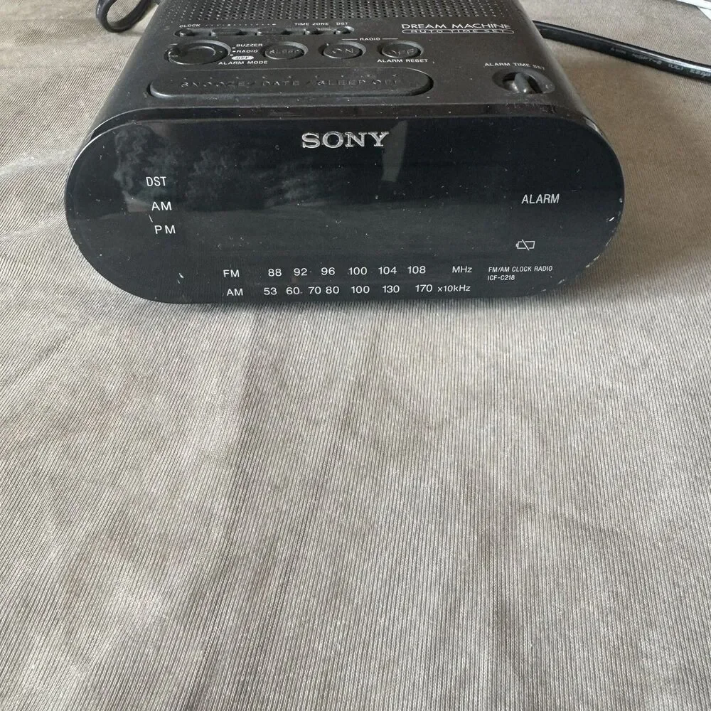 Alarm Clock Radio Sony Dream Machine CF-C218 AM FM Snooze Date Tested Working
